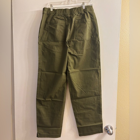 Old Navy High-Rise Chino Pants in Olive Green - Picture 2 of 10